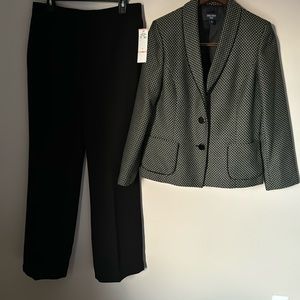 Jones Wear women’s Pant Suit - Size-10 new with tags
